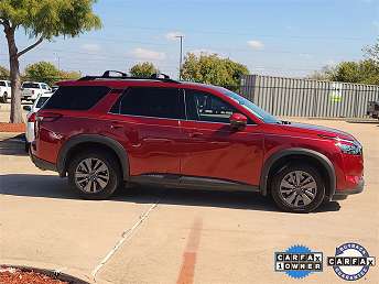 2023 Nissan Pathfinder SV 