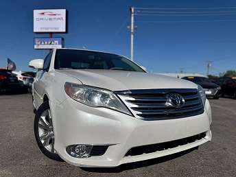 White Toyota Avalon Sedan 2012