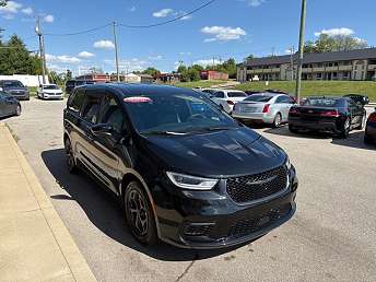 2023 Chrysler Pacifica Touring-L 