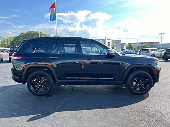 2023 Jeep Grand Cherokee Limited Edition 