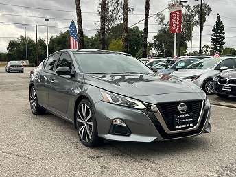 2022 Nissan Altima SR 