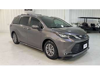 2023 Toyota Sienna XLE 