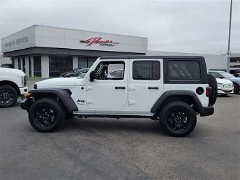 White Wrangler SUV 2022