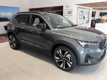 2026 Volvo XC40 B5 Ultra 