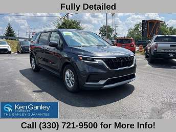 Gray Kia Carnival Minivan 2024