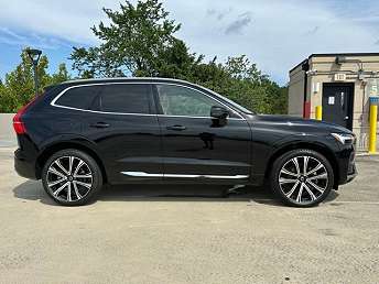 2023 Volvo XC60 B5 Ultimate 