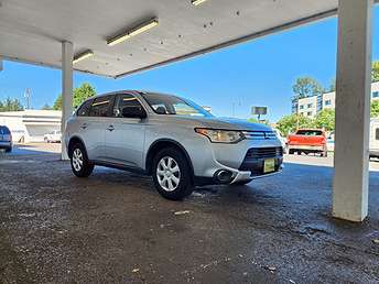 2015 Mitsubishi Outlander ES 