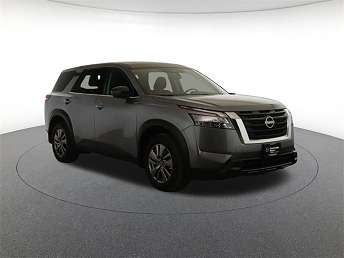 2023 Nissan Pathfinder S 