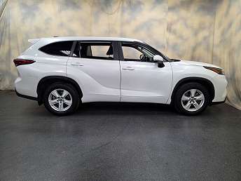 2023 Toyota Highlander LE 