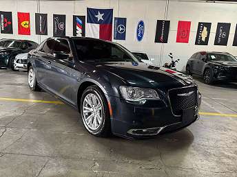 Gray Chrysler 300 Sedan 2018