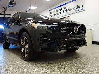 2025 Volvo XC60 T8 Plus 