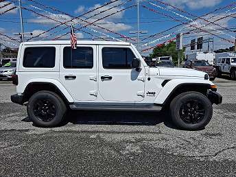 2022 Jeep Wrangler Sahara 