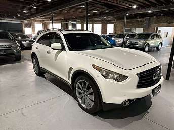 White Infiniti FX37 SUV 2013