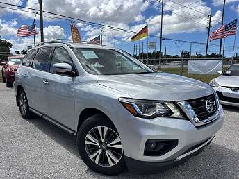 2017 Nissan Pathfinder SL 