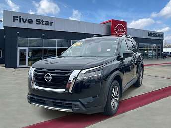 2024 Nissan Pathfinder SL 