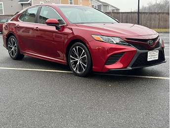 2018 Toyota Camry SE 