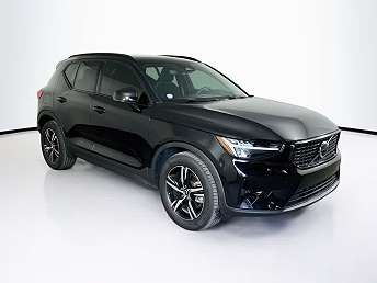 2023 Volvo XC40 B5 Plus 