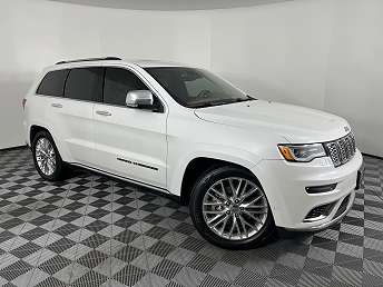 White Jeep Grand Cherokee SUV 2017