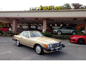 Beige Mercedes-Benz 560 SL 1988