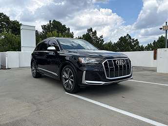 2023 Audi SQ7 Premium Plus 