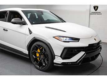White Lamborghini Urus Performante 2024