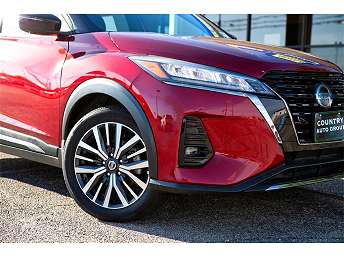 2021 Nissan Kicks SR 