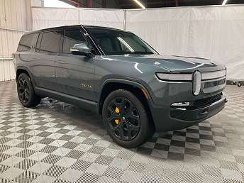 2023 Rivian R1S Adventure 
