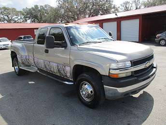 Gray Silverado 3500 Pickup 2001