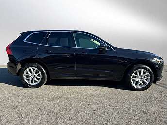 2021 Volvo XC60 T5 Momentum 