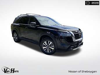 2024 Nissan Pathfinder SL 