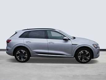 2022 Audi e-tron Premium 