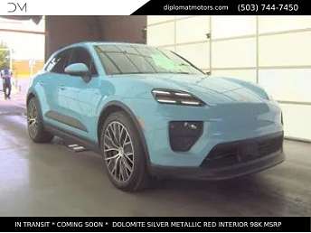 2025 Porsche Macan 4 