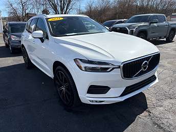 2021 Volvo XC60 T5 Momentum 