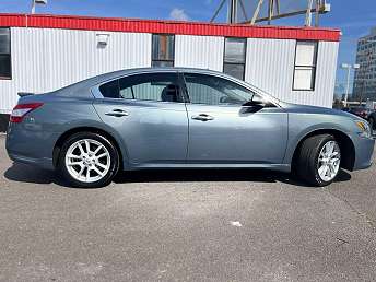 2011 Nissan Maxima SV 