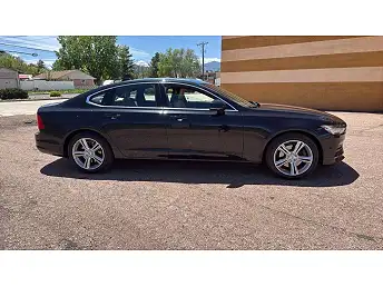 2017 Volvo S90 T5 Momentum