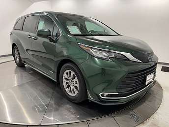 2021 Toyota Sienna XLE 