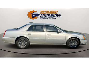 Cadillac DTS Sedan 2011