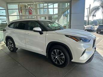 2025 Toyota Highlander XLE 