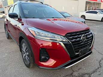 2021 Nissan Kicks SR 