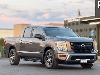 2021 Nissan Titan SV 