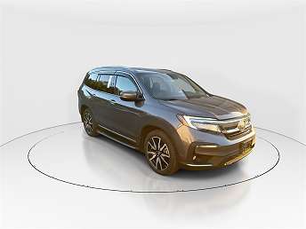Gray Honda Pilot SUV 2019