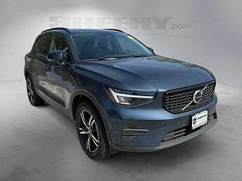 2026 Volvo XC40 B5 Core 