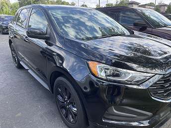 2022 Ford Edge SE 