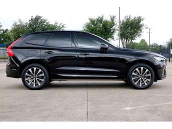 2023 Volvo XC60 B5 Plus 