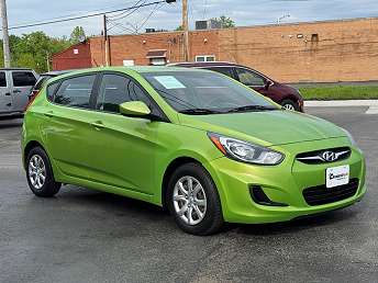 Green Hyundai Accent GS 2012