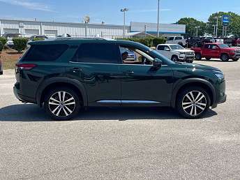 2025 Nissan Pathfinder Platinum 