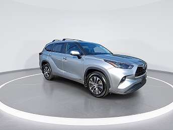 Used 2023 Toyota Highlander XLE for Sale Near Me - CARFAX