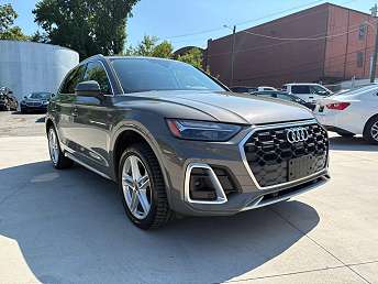 2023 Audi Q5 Premium Plus 