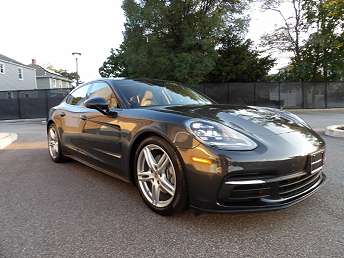 2018 Porsche Panamera  