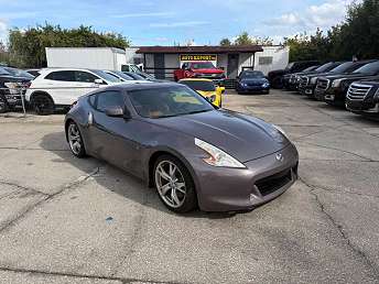 Gray Nissan Z 370Z 2009